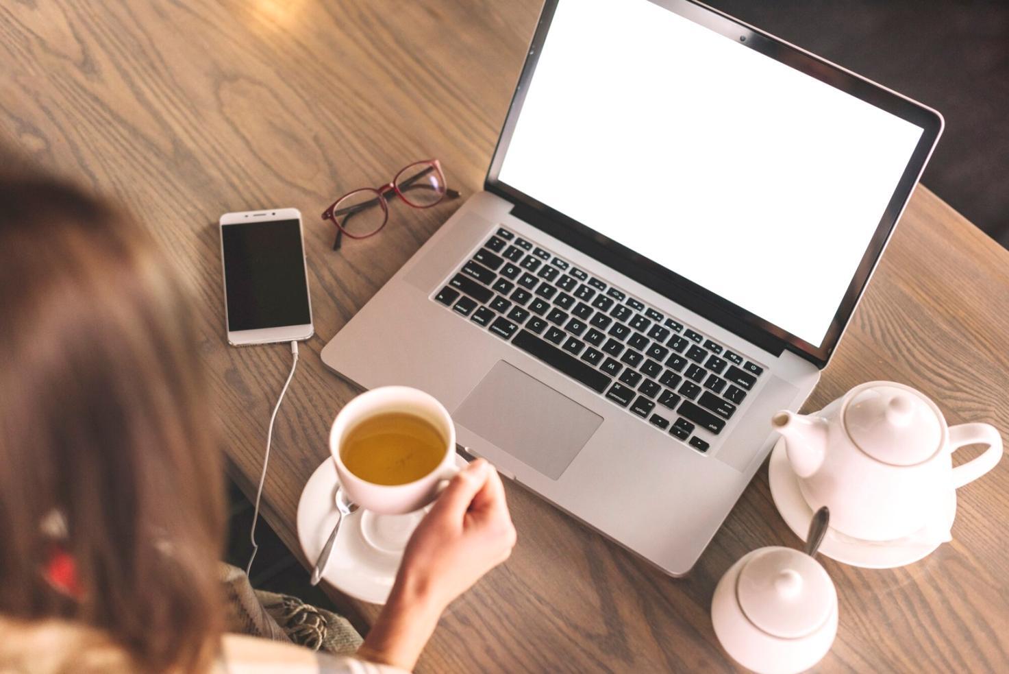 Environnement de travail professionnel avec outils d'analyse